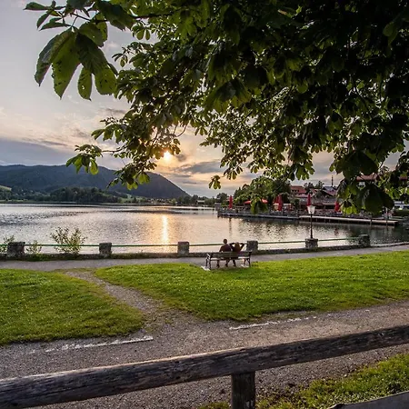 Biohof Jorgenbauer - Ferienwohnung Auszeit Schliersee